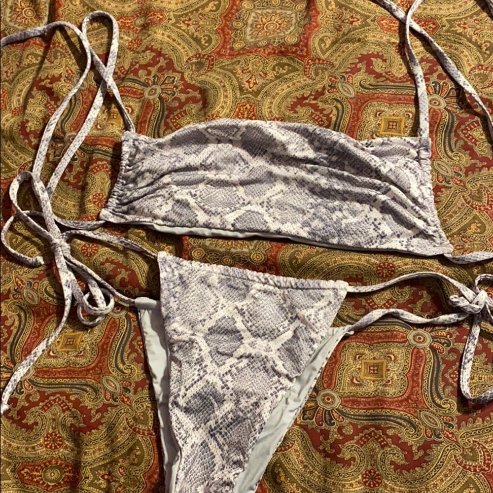 Frankies bikinis kailyn top and tavi bottom